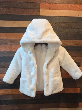 Irulea San Sebastian Cozy Kids Hooded Faux Fur Puffer Jacket in Cream